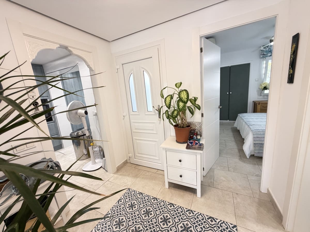 2 quarto Casa em Banda para venda em Villamartin - 295 000 € (Ref: 10135368)