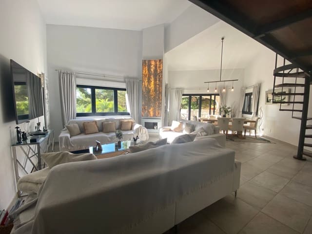 4 bedroom Villa for sale in Costa de la Calma, Calvià with pool garage - € 2,350,000 (Ref: 10135441)