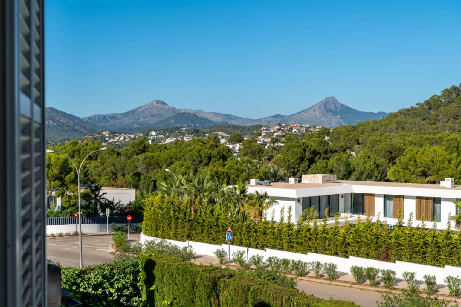 5 bedroom Villa for sale in Calvia with pool garage - € 2,500,000 (Ref: 10135442)