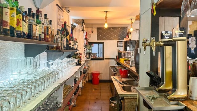 2 slaapkamer Commercieel te koop in Torrevieja - € 560.000 (Ref: 10135446)