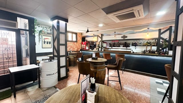 2 chambre Local Commercial à vendre à Torrevieja - 560 000 € (Ref: 10153054)