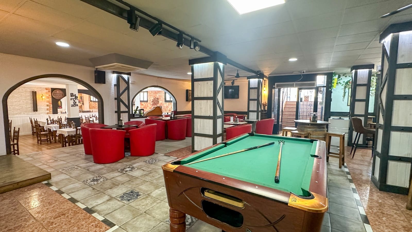 2 soverom Kommersiell til salgs i Torrevieja - € 560 000 (Ref: 10153054)