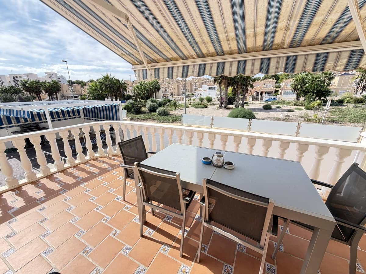 3 bedroom Villa for sale in Villamartin with pool garage - € 364,995 (Ref: 10165729)