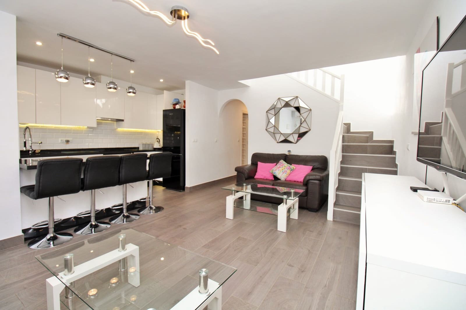 3 bedroom Townhouse for sale in Villamartin with pool - € 289,000 (Ref: 10165743)