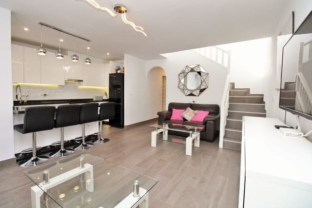 3 soveværelse Byhus til salg i Villamartin, Orihuela med swimmingpool - € 289.000 (Ref: 10165743)