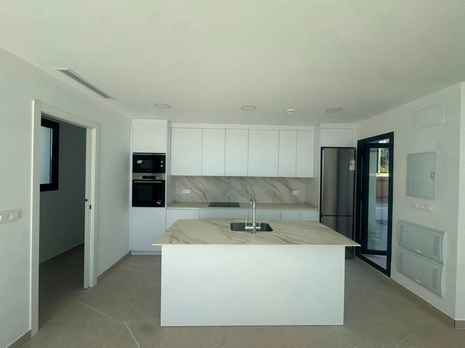 2 sypialnia Willa na sprzedaż w Condado de Alhama z basenem garażem - 294 000 € (Ref: 10177698)