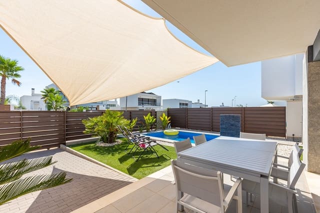 3 soverom Villa til salgs i Vistabella, Orihuela med svømmebasseng garasje - € 395 000 (Ref: 10179142)