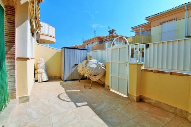 3 sypialnia Dom na sprzedaż w Playa Flamenca, Orihuela z basenem garażem - 225 000 € (Ref: 10179147)
