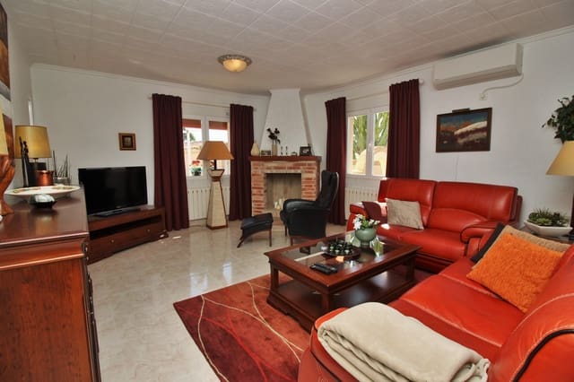 4 slaapkamer Villa te koop in Torrevieja - € 525.000 (Ref: 4889236)
