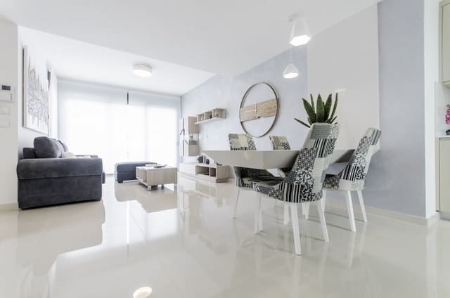 Chalet de 4 habitaciones en San Miguel de Salinas en venta con piscina garaje - 630.000 € (Ref: 8218934)
