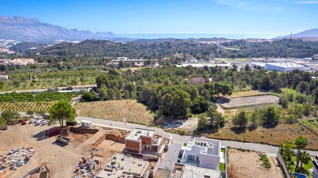 Chalet de 3 habitaciones en Polop en venta con piscina garaje - 860.000 € (Ref: 8319772)