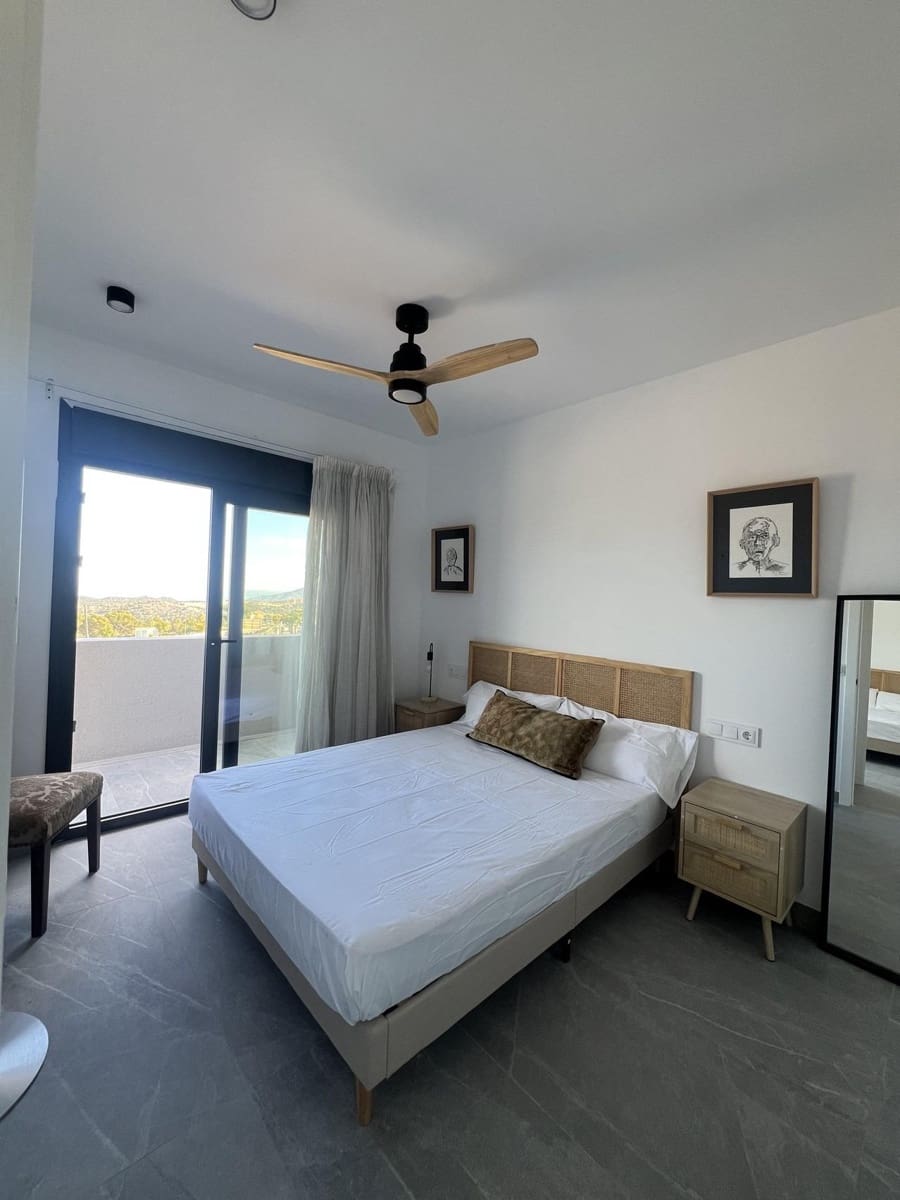 Chalet de 3 habitaciones en Polop en venta con piscina garaje - 663.115 € (Ref: 8325990)