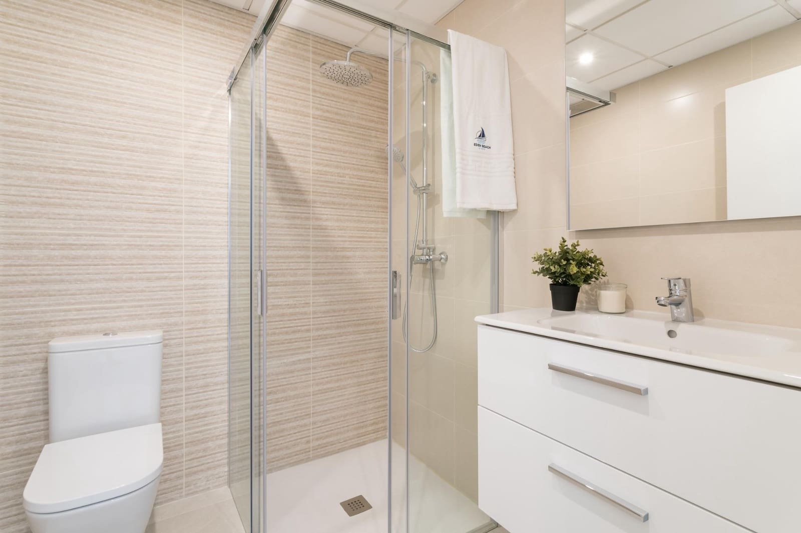 Ático de 3 habitaciones en Torrevieja en venta con piscina garaje - 540.000 € (Ref: 8335746)