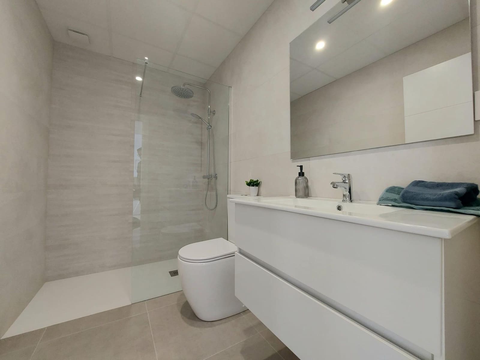 2 chambre Villa/Maison à vendre à Roldan avec piscine garage - 239 500 € (Ref: 8340731)