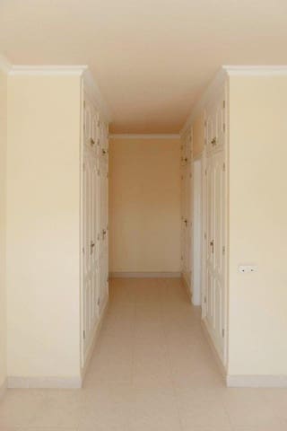 Chalet de 3 habitaciones en La Manga del Mar Menor en venta con piscina - 780.000 € (Ref: 8340945)