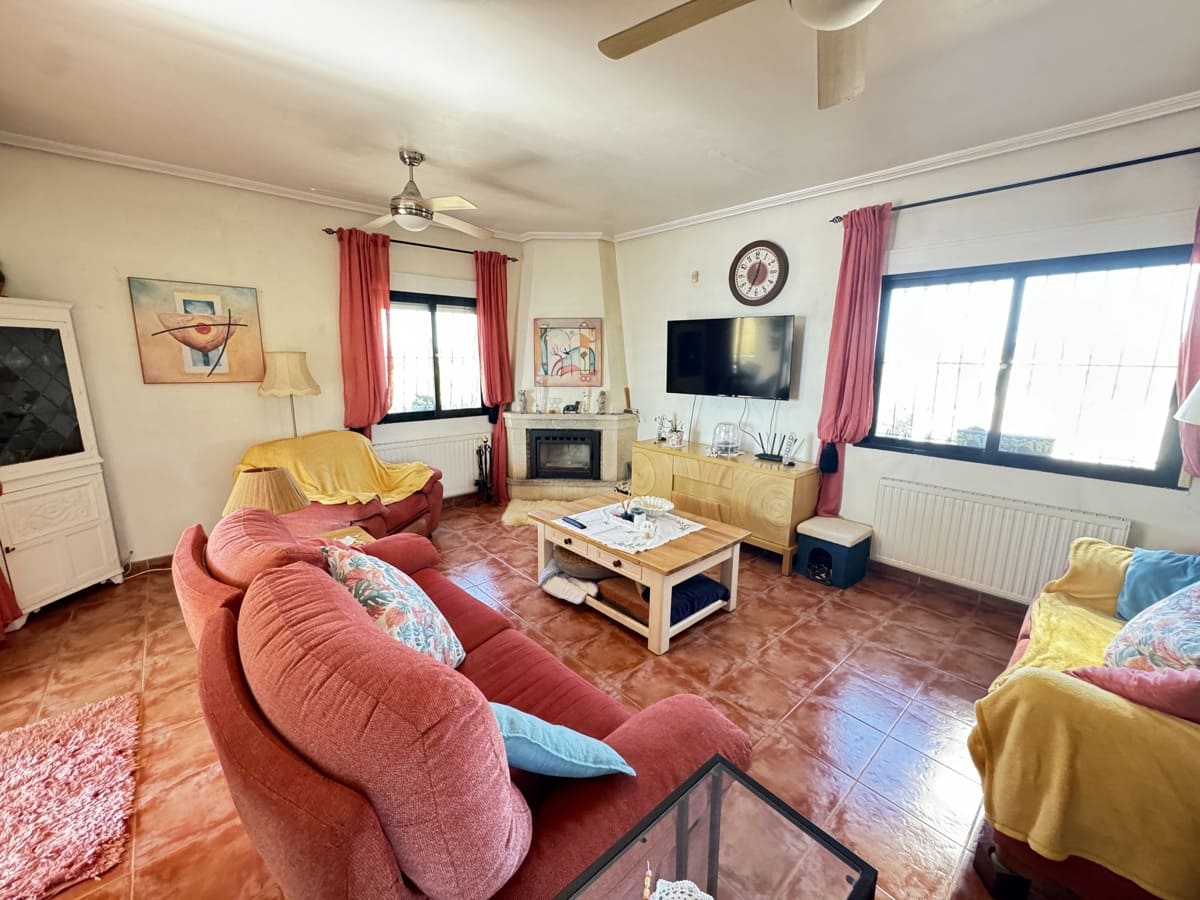 3 bedroom Finca/Country House for sale in Torremendo, Orihuela with