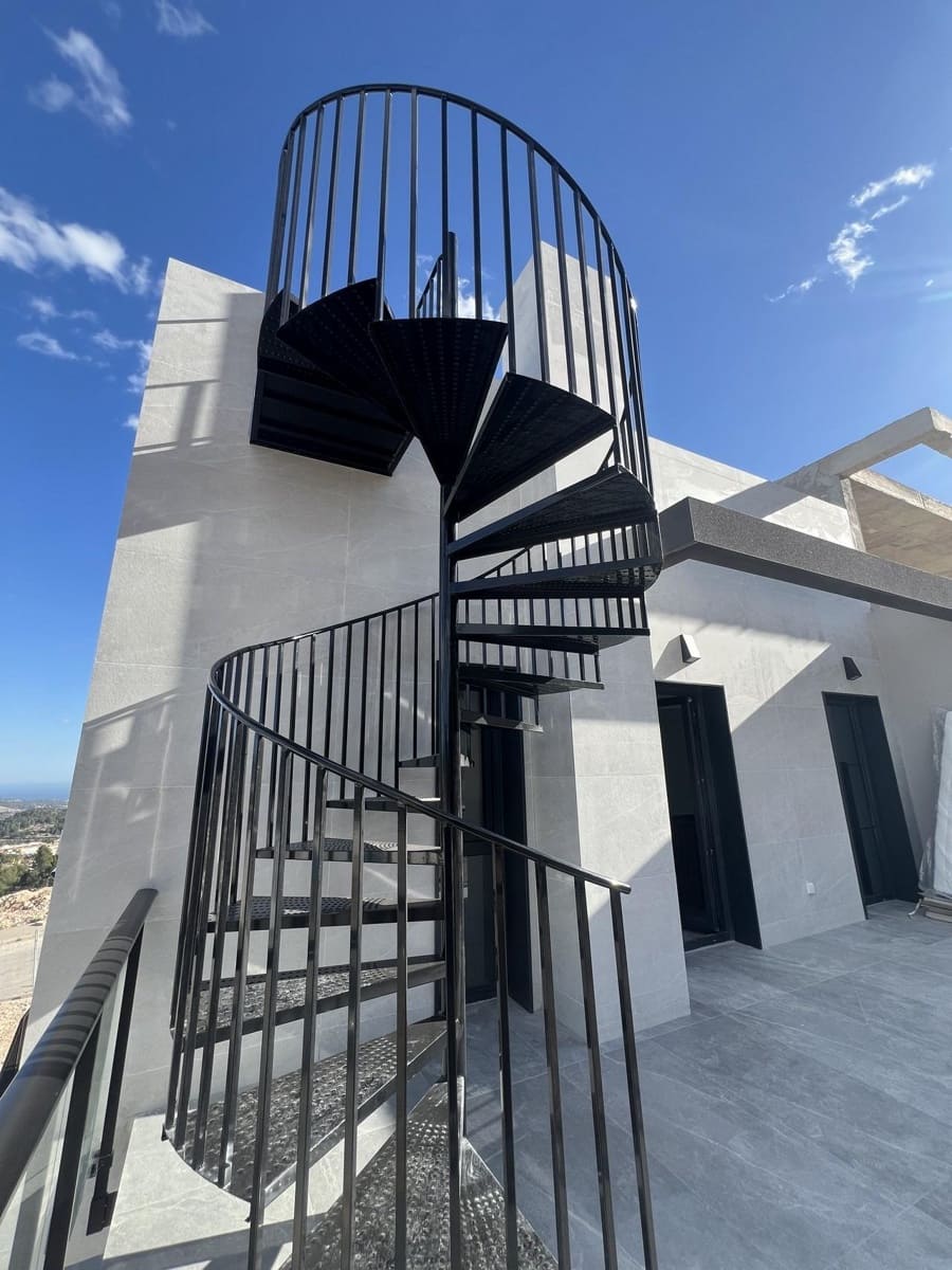 3 bedroom Townhouse for sale in Polop with garage - € 528,125 (Ref: 8674142)