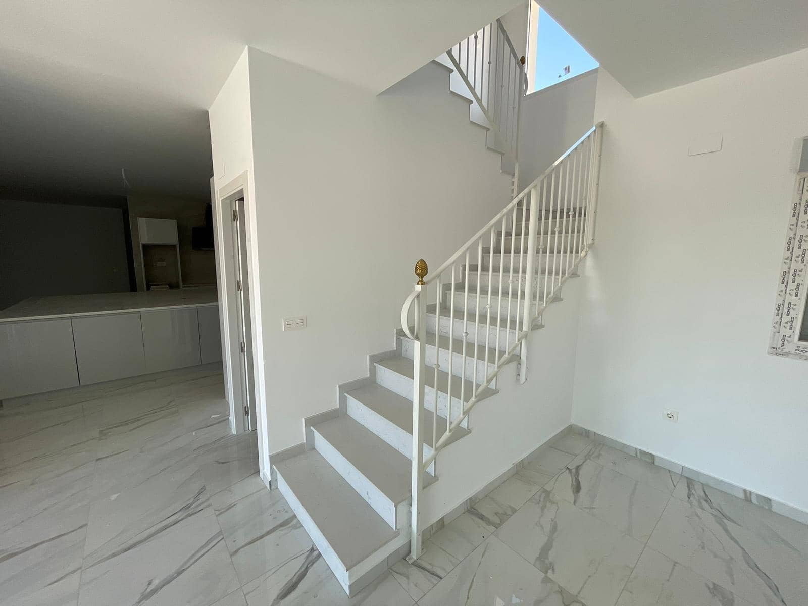 6 soverom Villa til salgs i Pinoso med svømmebasseng garasje - € 611 000 (Ref: 8761528)