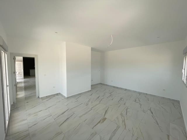 6 soverom Villa til salgs i Pinoso med svømmebasseng garasje - € 611 000 (Ref: 8761528)