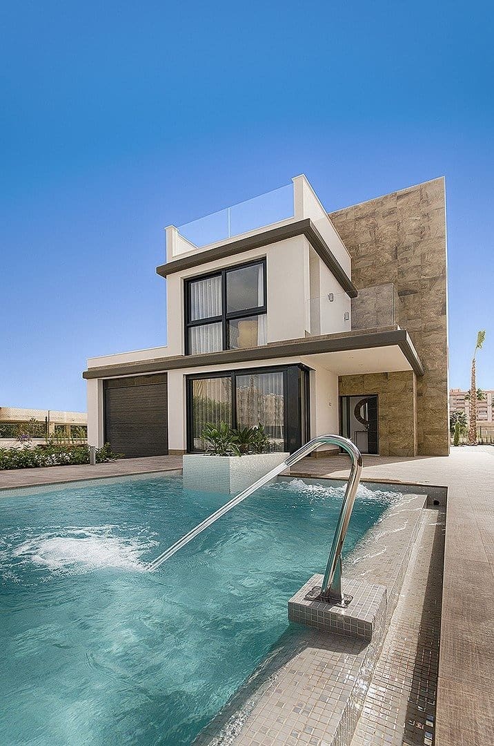 4 bedroom Villa for sale in Playa Honda with pool garage - € 630,000 (Ref: 9083402)