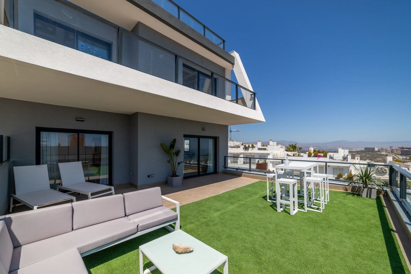 3 bedroom Apartment for sale in Gran Alacant with pool garage - € 435,000 (Ref: 9083725)