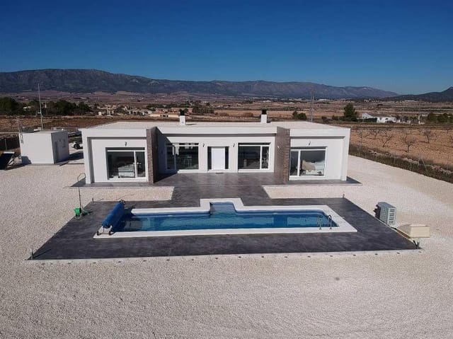 3 soveværelse Villa til salg i Pinoso med swimmingpool garage - € 359.000 (Ref: 9157060)