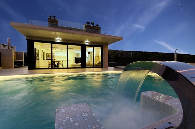 4 soveværelse Villa til salg i Campoamor, Orihuela med swimmingpool - € 1.175.000 (Ref: 9157152)