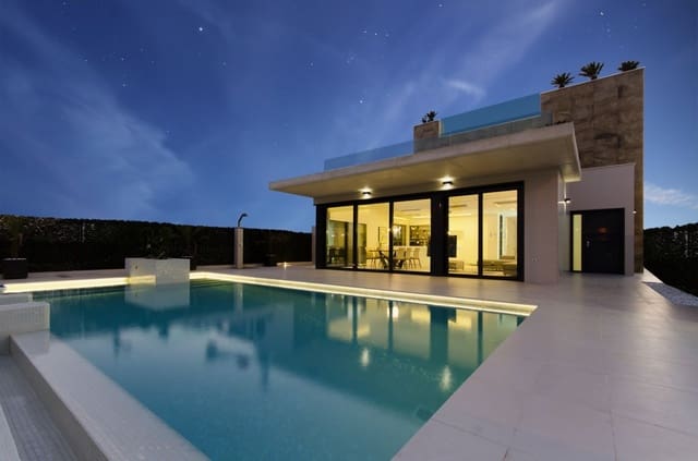 4 soveværelse Villa til salg i Campoamor, Orihuela med swimmingpool - € 1.175.000 (Ref: 9157152)