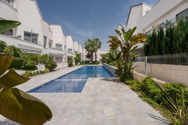 3 sovrum Lägenhet till salu i La Veleta, Torrevieja med pool garage - 479 000 € (Ref: 9157582)