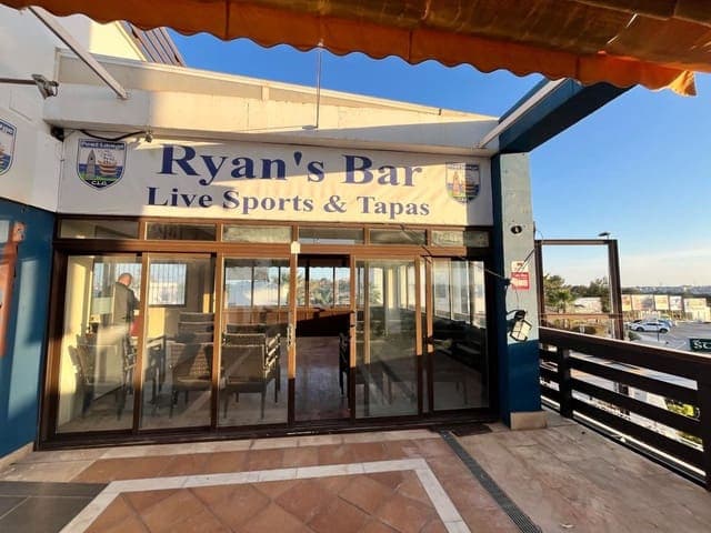 Kaupallinen myytävänä paikassa Orihuela Costa - 149 900 € (Ref: 9299107)