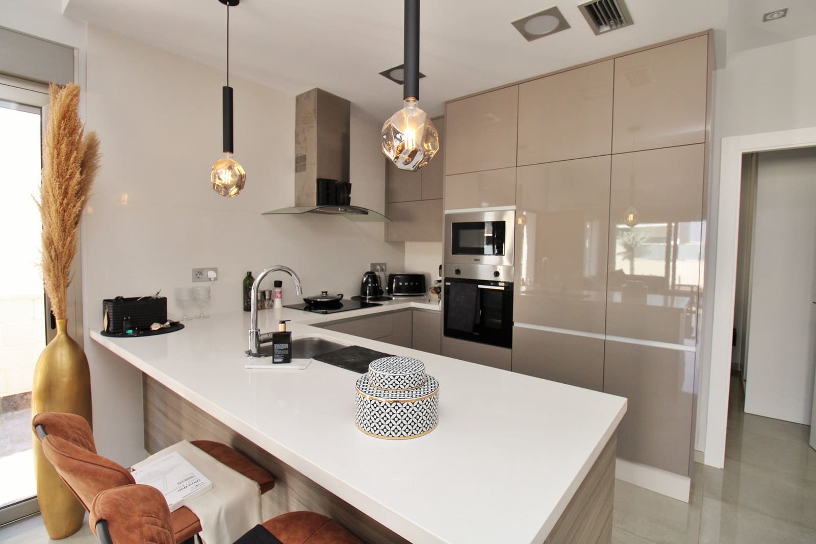 3 bedroom Villa for sale in Villamartin with pool - € 369,950 (Ref: 9299168)