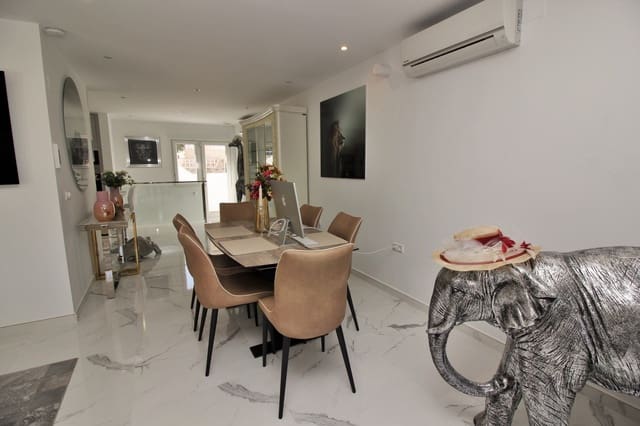 2 camera da letto Villa in vendita in Villamartin, Orihuela - 399.000 € (Rif: 9299176)