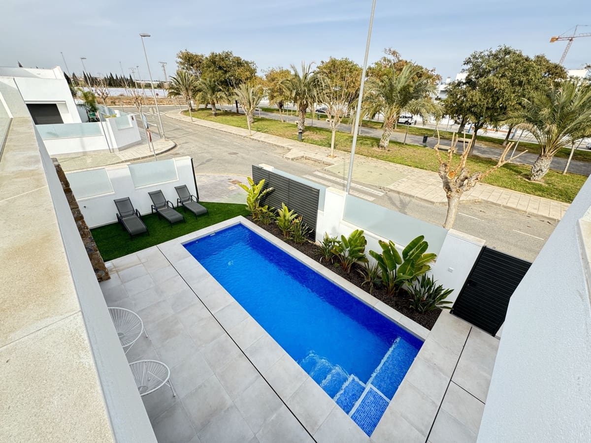 3 bedroom Villa for sale in Pilar de la Horadada - € 429,950 (Ref: 9299222)