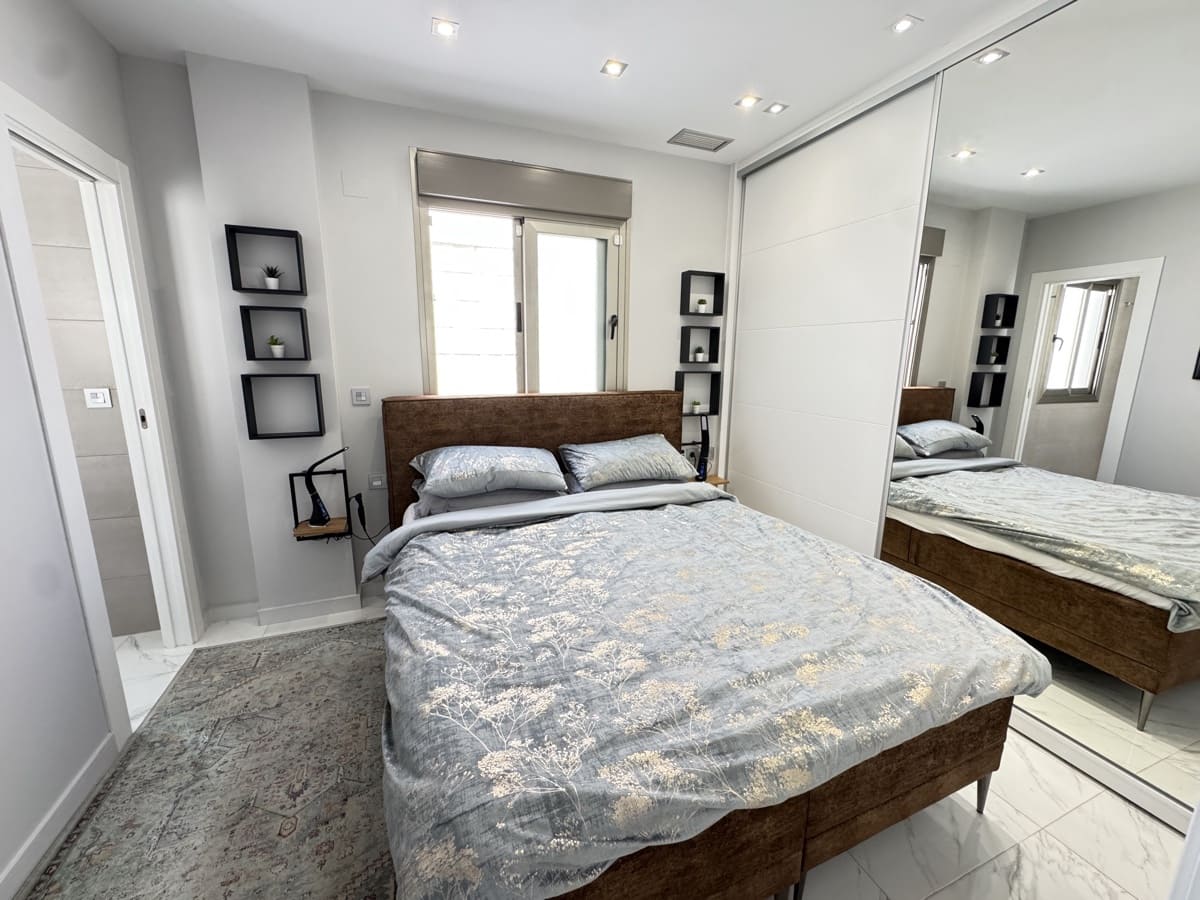 4 bedroom Villa for sale in Villamartin - € 450,000 (Ref: 9299231)