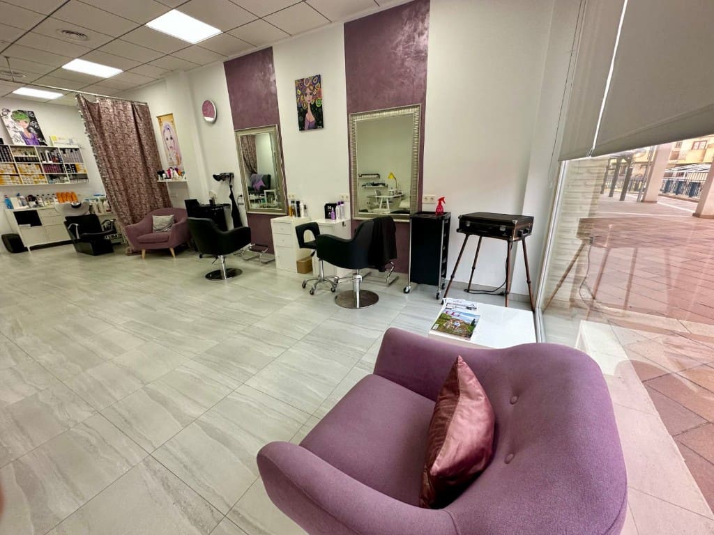 Erhverv til salg i Orihuela Costa - € 230.000 (Ref: 9299266)