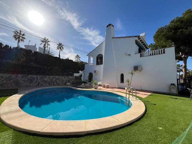 4 bedroom Villa for sale in Villamartin, Orihuela - € 879,000 (Ref: 9299291)