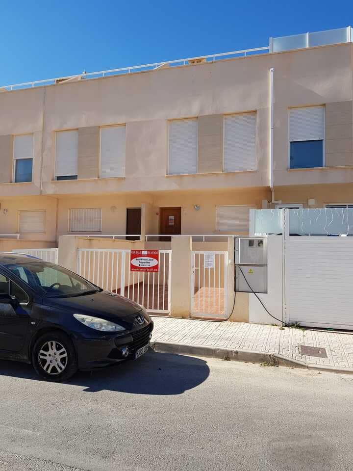 3 sovrum Hus till salu i Playa Flamenca med pool - 189 950 € (Ref: 9299292)