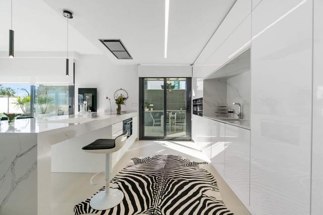 3 sovrum Villa till salu i Orihuela Costa, Orihuela med pool - 1 250 000 € (Ref: 9299324)