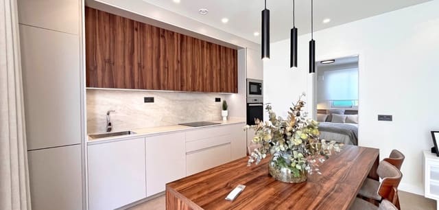 3 makuuhuone Omakotitalo myytävänä paikassa Torrevieja - 395 000 € (Ref: 9299379)