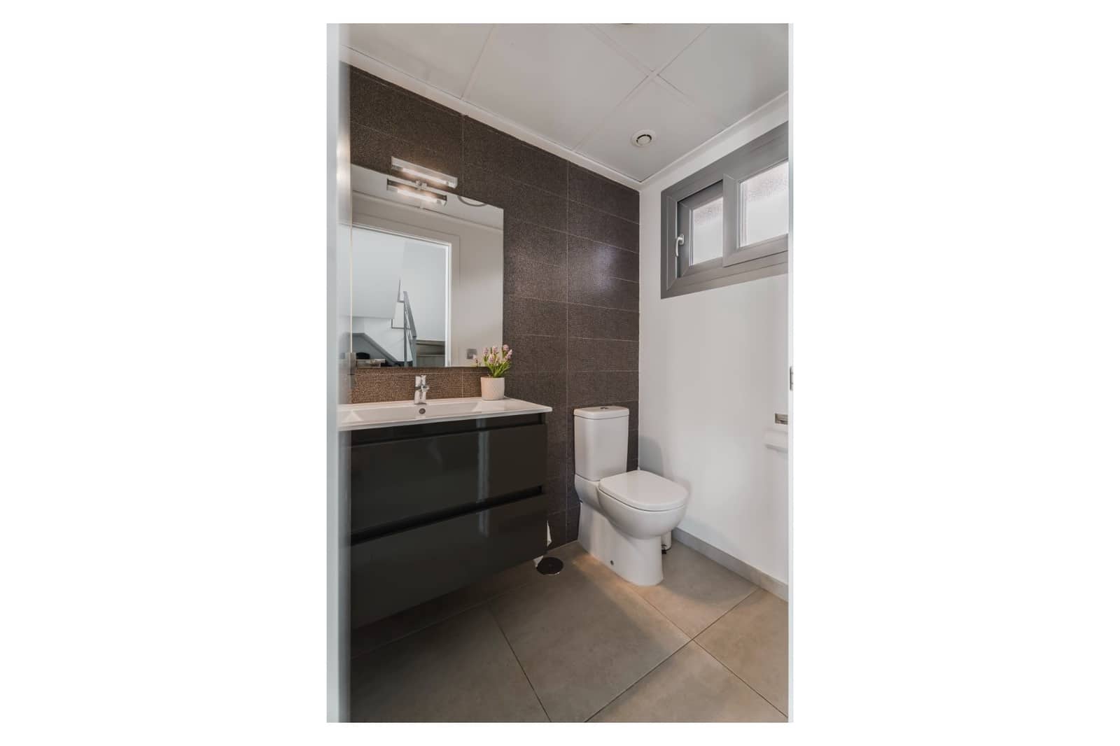 3 soveværelse Villa til salg i La Veleta med swimmingpool garage - € 399.000 (Ref: 9299399)