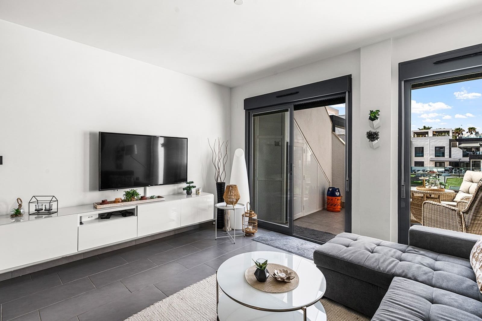 2 bedroom Apartment for sale in Orihuela Costa with pool garage - € 319,000 (Ref: 9299401)