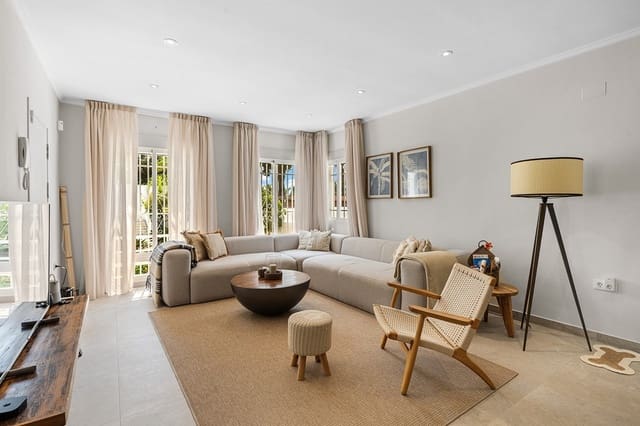 3 soveværelse Villa til salg i Cabo de las Huertas, Alicante by med swimmingpool garage - € 990.000 (Ref: 9299404)