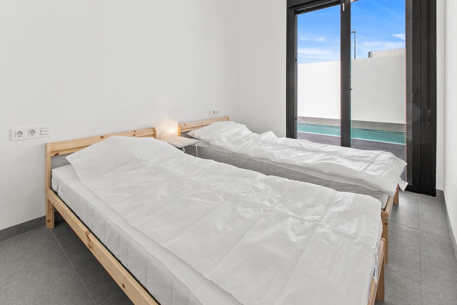 3 makuuhuone Huvila myytävänä paikassa Roldan mukana uima-altaan 
autotalli - 340 000 € (Ref: 9299405)