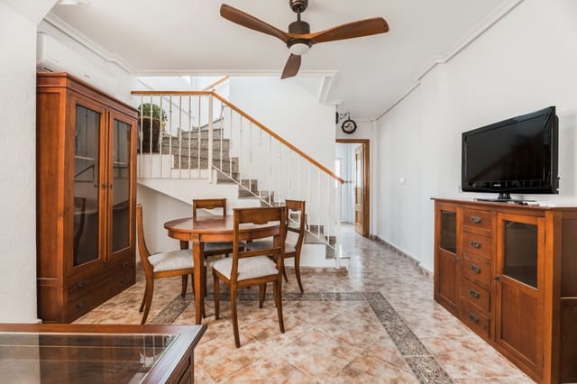 3 makuuhuone Omakotitalo myytävänä paikassa Orihuela Costa, Orihuela mukana uima-altaan - 189 000 € (Ref: 9299406)