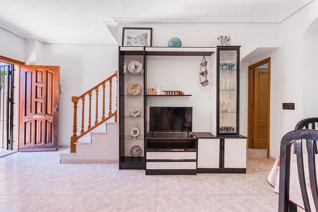 2 makuuhuone Omakotitalo myytävänä paikassa Orihuela Costa, Orihuela mukana uima-altaan - 199 000 € (Ref: 9299410)