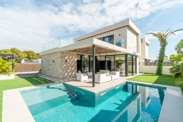 2 soveværelse Villa til salg i Torrevieja med swimmingpool garage - € 649.000 (Ref: 9299417)