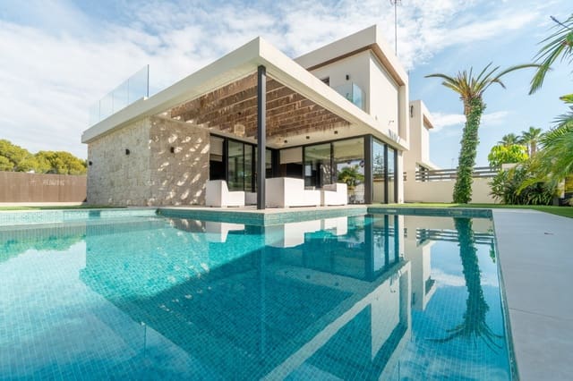 2 soveværelse Villa til salg i Torrevieja med swimmingpool garage - € 649.000 (Ref: 9299417)