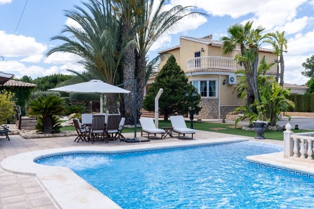5 chambre Villa/Maison à vendre à San Vicente / Sant Vicent del Raspeig avec piscine garage - 850 000 € (Ref: 9299425)