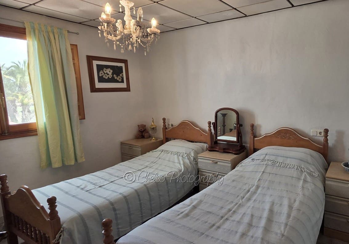 4 soveværelse Byhus til salg i Catral med garage - € 159.000 (Ref: 9308111)