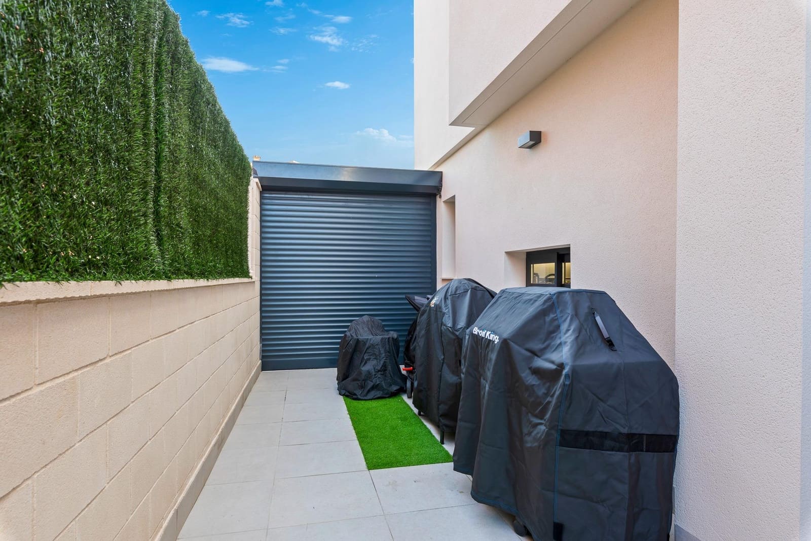 4 soveværelse Villa til salg i Guardamar del Segura med swimmingpool garage - € 507.050 (Ref: 9316873)